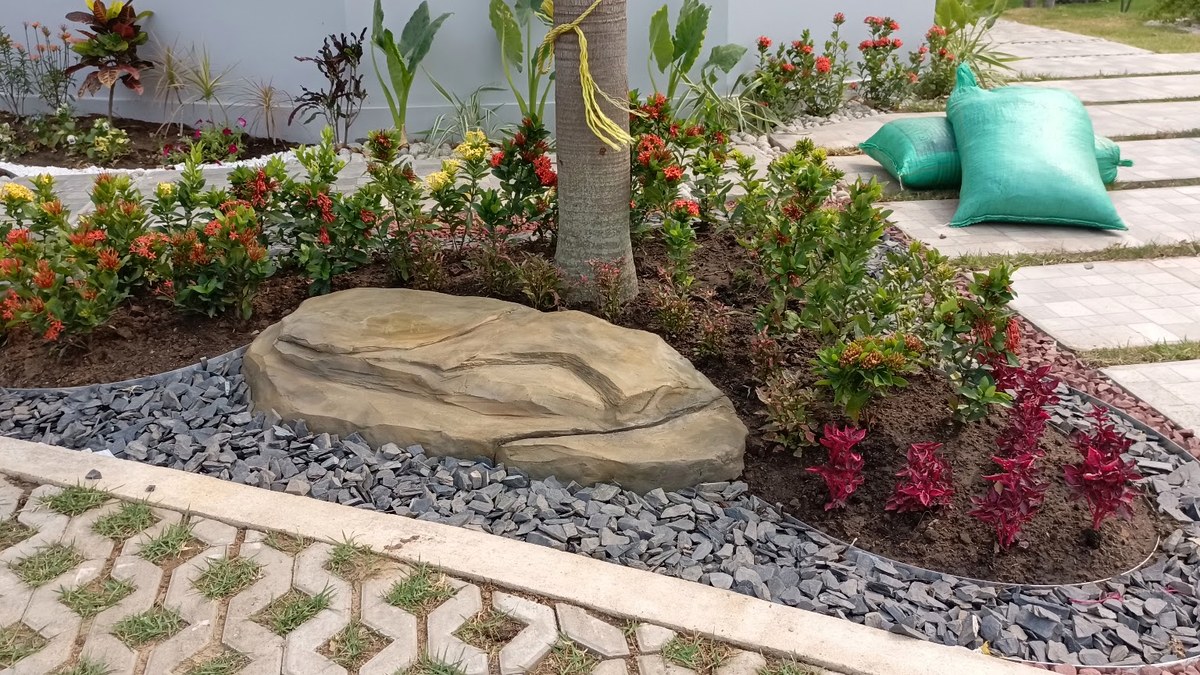 Paisajismo con roca tallada en Santa Cruz, Bolivia